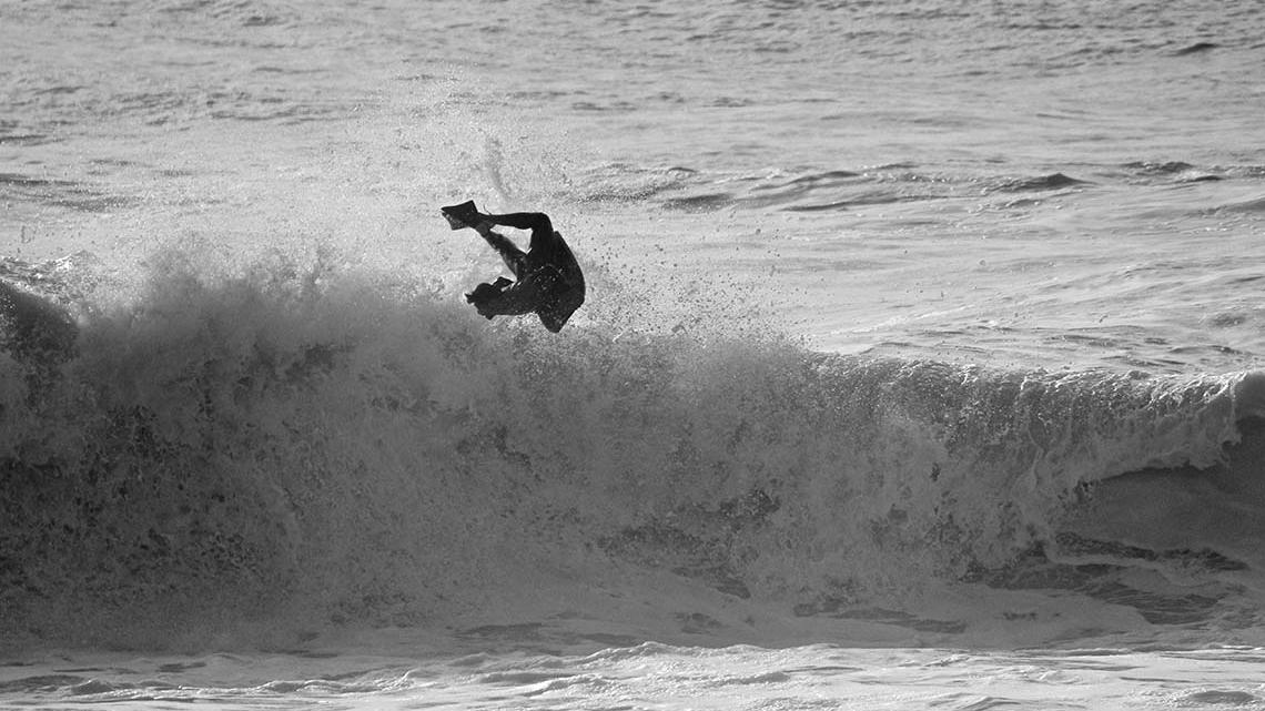 Alex Uranga. Praia do Norte, Nazaré. ©Bruno Norberto